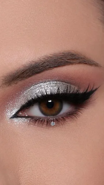 silver eyeshadow